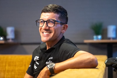 LIVE Daags na de Tour 2026 | Wie helpt Richard Carapaz aan een helm? • Lieke Nooijen wint vrouwenrac
