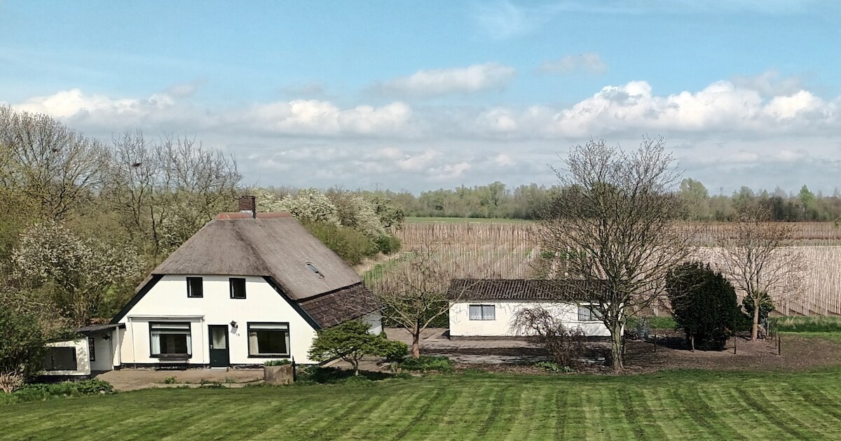 Witte boerderij in Slijk-Ewijk werd vernoemd naar eigenaar | Regio | De ...