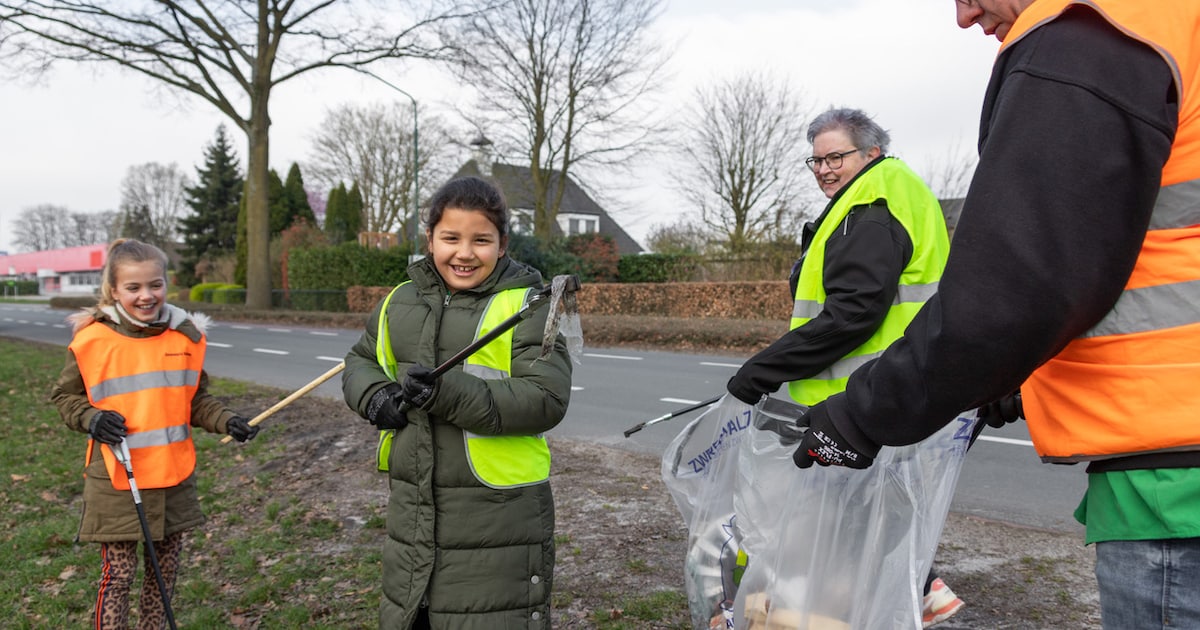 Scouting Overloon ruimt zwerfafval op tijdens Landelijke Opschoondag