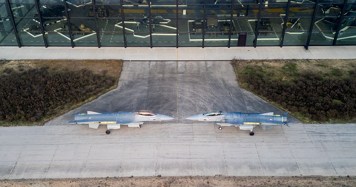 Nationaal Militair Museum wisselt 'oude' F-16 voor nieuwe in; vanaf woensdag in Soesterberg te zien