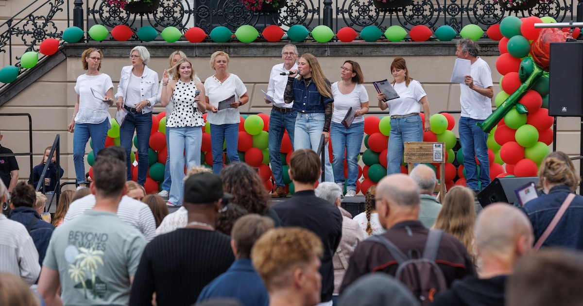 Jong en oud zingt uit volle borst tijdens De Markt Zingt