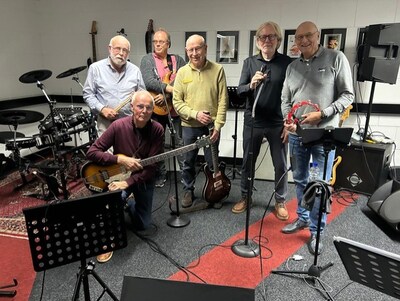 Band Restart geeft concert in Loo bij Duiven