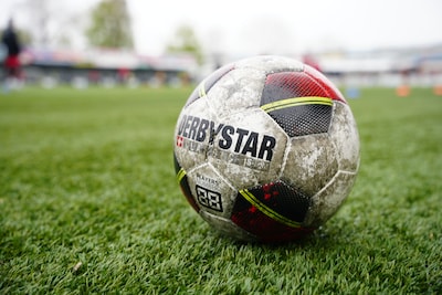 Veroordeelde verkrachter is jeugdtrainer bij Osse voetbalclub: waarom vroeg de club niet om een VOG?