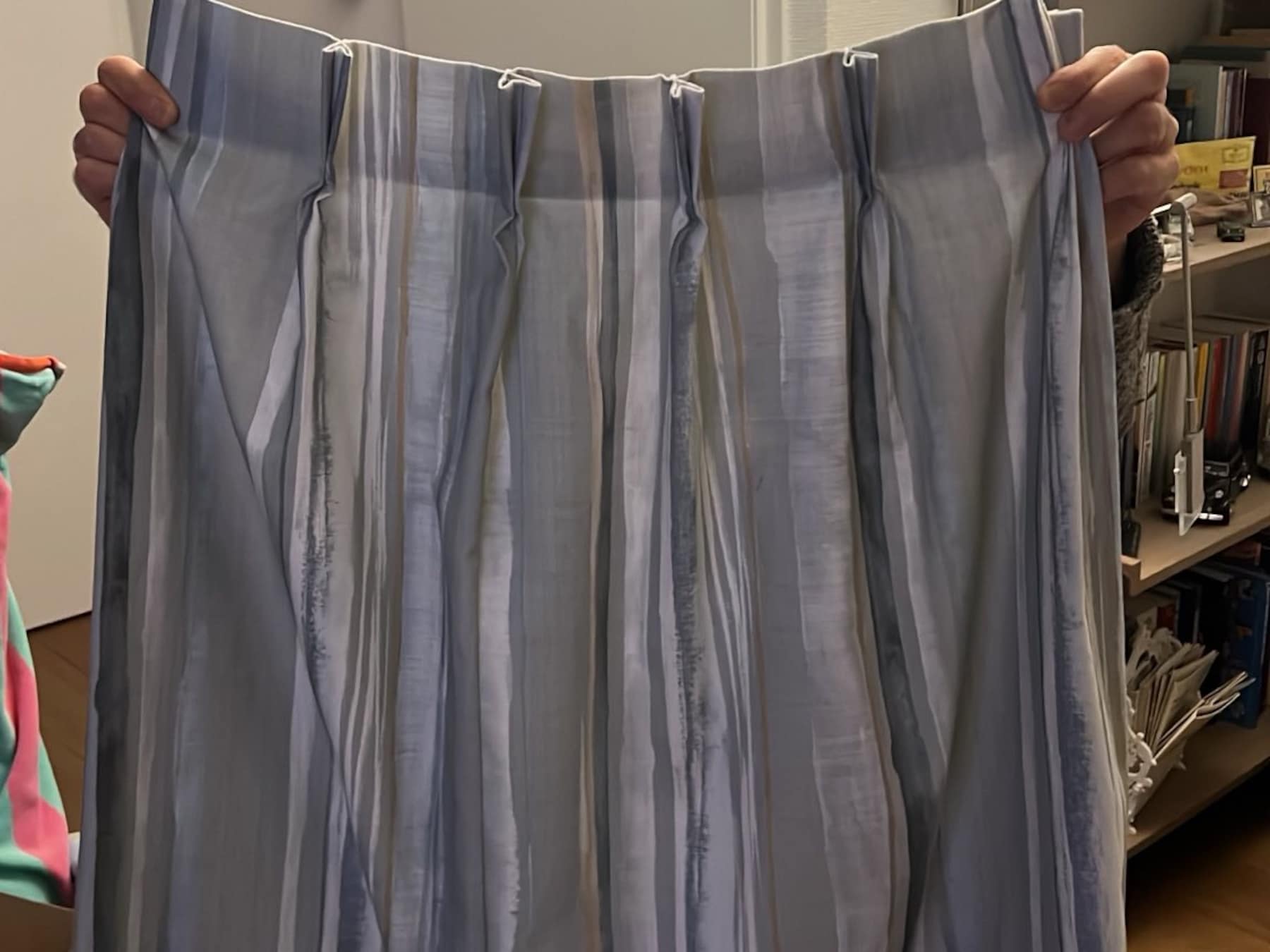 Lezers helpen lezers: Overgordijnen, speeldoosjes en filmprojector