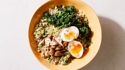 Wat Eten We Vandaag: Buddhabowl met bulgur, broccolirijst en champignons