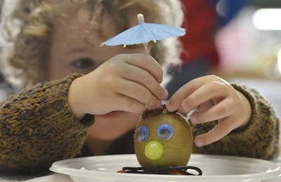 Kinderen mogen op steeds meer scholen niet meer trakteren, zelfs gezonde traktaties in de ban