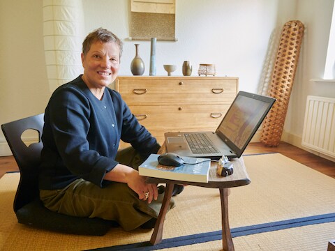 Anne Sey schreef een boek over een onbekend stukje Nederlandse geschiedenis in Japan, vanaf een tatami 