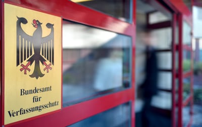 Duitse docente ontslagen nadat veiligheidsdienst haar had verward met extreemrechtse vrouw