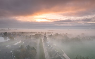 Tot maandagochtend code geel in westen om plaatselijk dichte mist