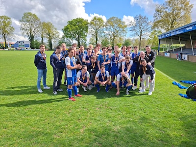 Na 19 jaar schiet Roy Wolsheumer Pax naar de titel • SDOUC steelt de zege in Winterswijk