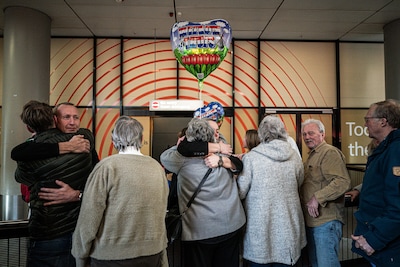 Defensie brengt opnieuw gestrande Nederlanders van Oman naar Egypte