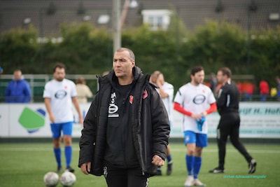 Trainer Mo Akharouid tekent protest aan tegen handelwijze DOSC: ‘Op zijn minst schandalig’
