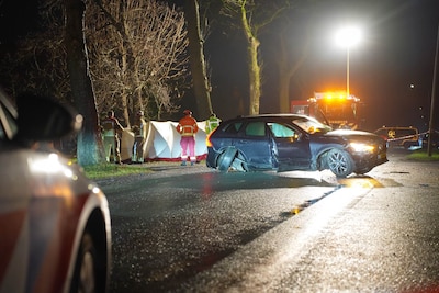 Dode en vier mensen naar ziekenhuis door ongeval