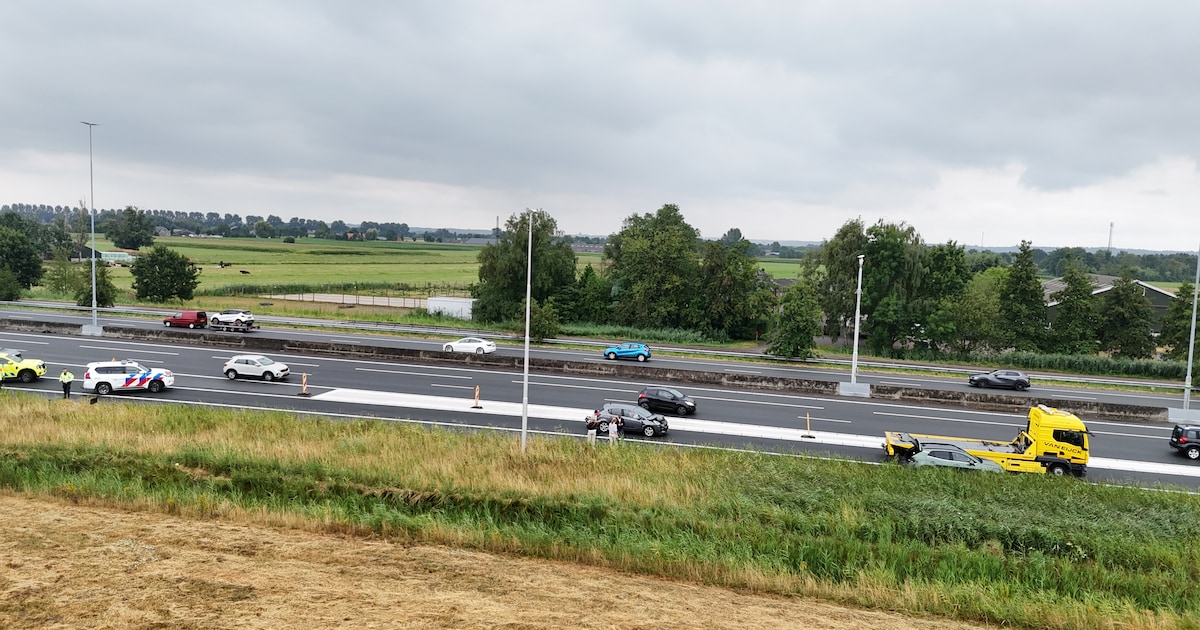 Kop-staartbotsing bij oprit A12 bij Ede