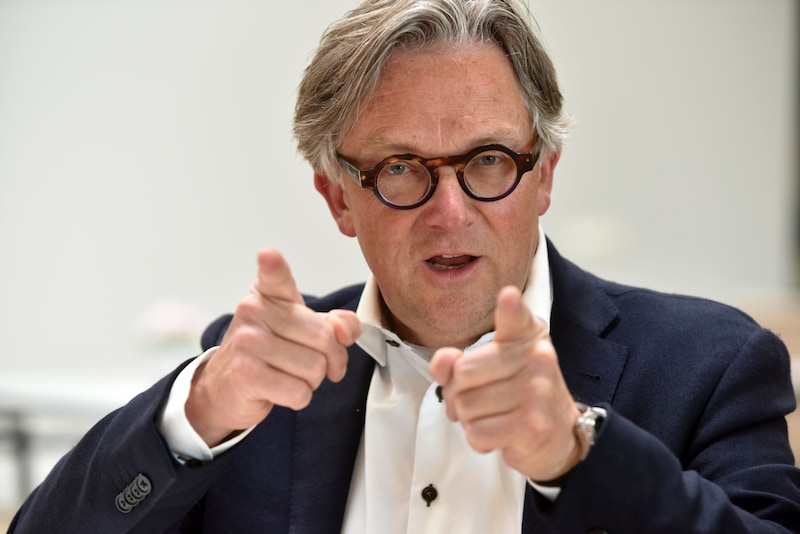 Neuroloog Teus van Laar, gespecialiseerd in parkinson aan het Universitair Medisch Centrum Groningen.