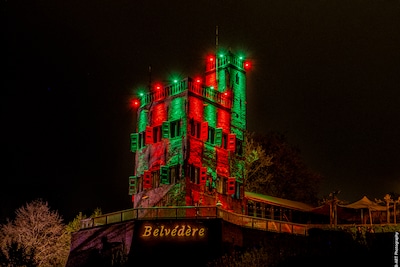 Een iconisch gebouw in NEC-kleuren, dat maakt veel los: dit is het verhaal achter deze bijzondere fo