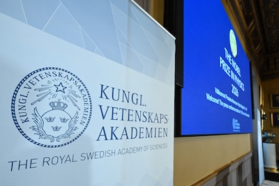 Belg (82) krijgt Nobelprijs Natuurkunde voor onderzoek naar ‘spookachtige boodschappers uit de kosmos’
