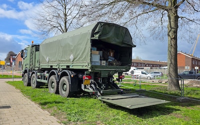Defensiemedewerker (31) aangehouden nadat hij vrachtwagen vol goederen verduistert: ‘Vriendelijke man’