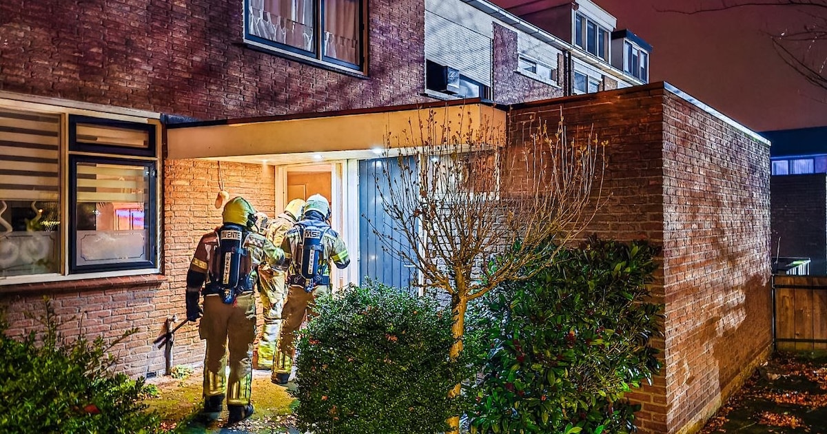 Brand in woning in Hengelo, politie doet onderzoek