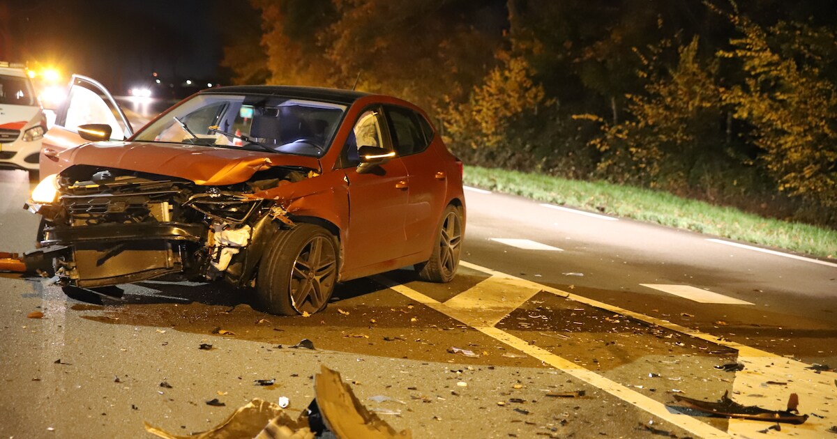 Twee auto’s total loss bij aanrijding in Enspijk