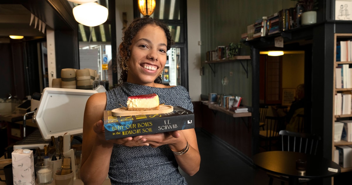 ‘Het voelt alsof ik nu pas echt open ga’ - Na vijf maanden mag Aisha eindelijk wijn schenken