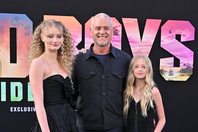 Acteur Eric Dane nam maanden voor zijn dood aangrijpende woorden op voor zijn dochters: ‘Leef in het hier en nu’