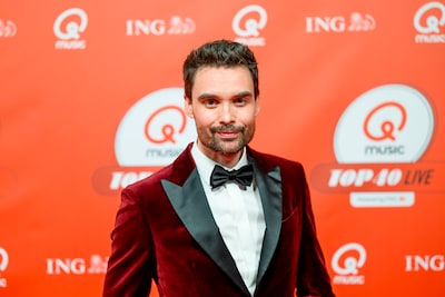 Domien Verschuuren tijdelijk afwezig bij Qmusic: radio-dj verliest zwager na tragisch ongeval