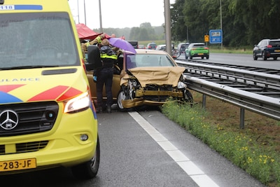 A1 richting Amersfoort dicht na ernstig ongeluk bij Terschuur