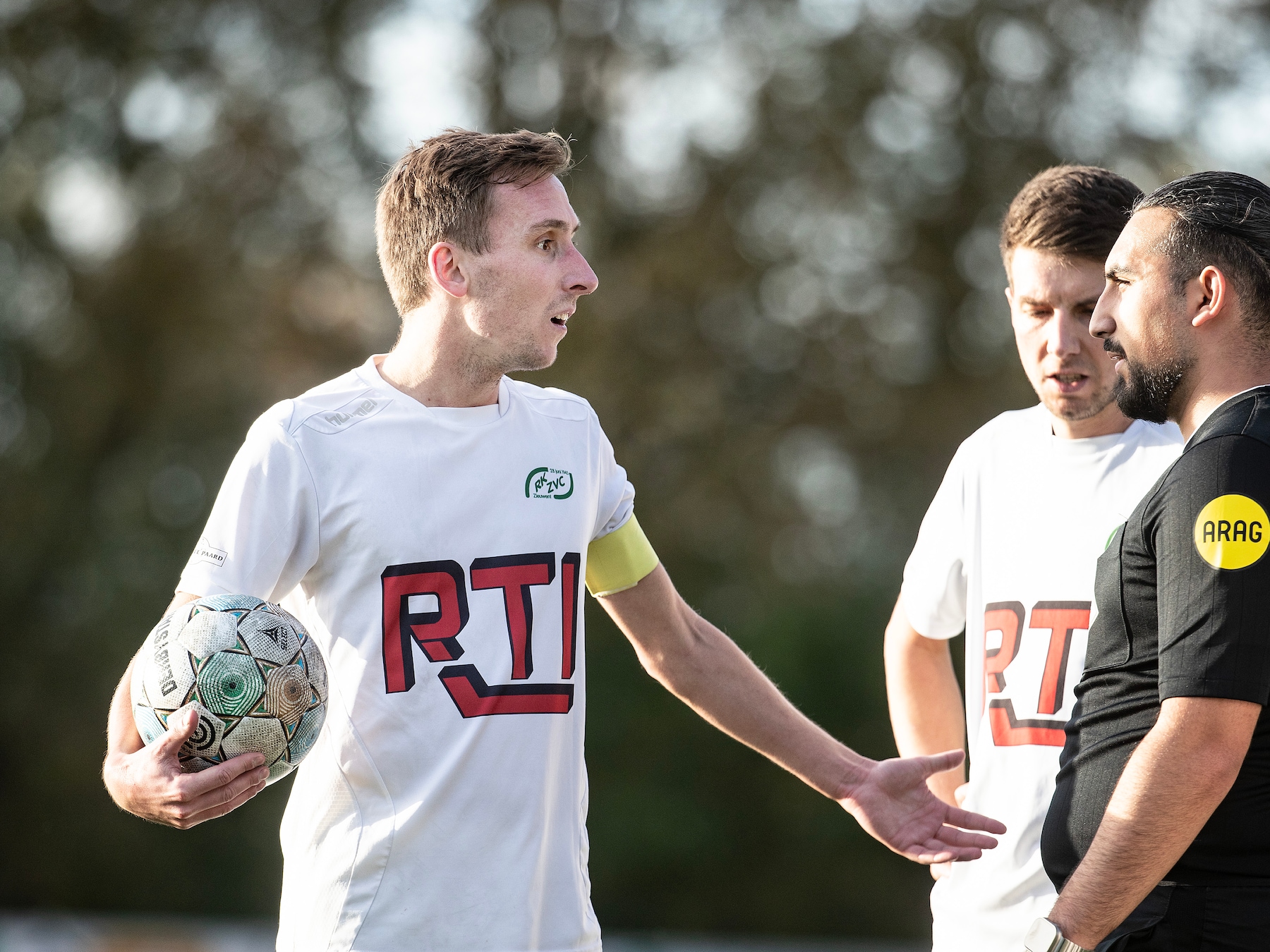 Jouke Knippenborg voetbalt vooral voor zijn lol: ‘Vierde divisie of vierde klasse, het maakt mij niets uit’