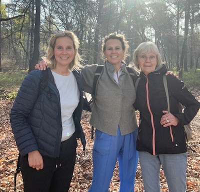 Zussen wandelen voor kankeronderzoek