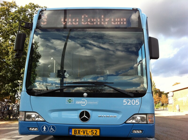 Veenendaalse bussen doorstaan 'rolstoeltest' | Regio | De Gelderlander.nl