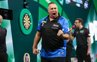 Jermaine Wattimena laat zege bijna glippen, maar herpakt zich en klimt op wereldranglijst: ‘Beste jaar ooit’