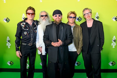 Spike van Di-Rect: ‘Kan het niet over mijn hart verkrijgen om elk weekend tot diep in de nacht in de kroeg te zuipen’