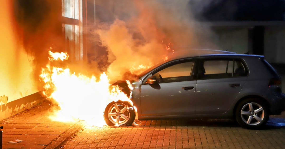 Brand op parkeerplaats bij Action in Tiel