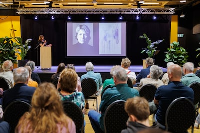 Tentoonstelling ‘Persoonlijke landschappen’ over Parkinson geopend in Zevenaar