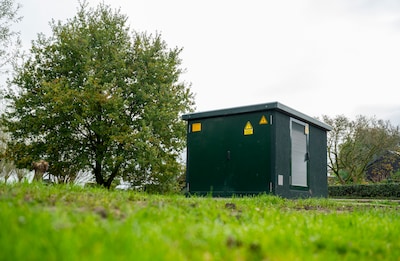 Vier nieuwe elektriciteitshuisjes in Hamersveld Oud: eind 2027 moeten ze er staan