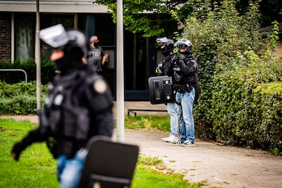 Buurt schrikt door grote politieactie in Arnhem, na melding over mogelijk vuurwapen: ‘Het was echt ernstig’