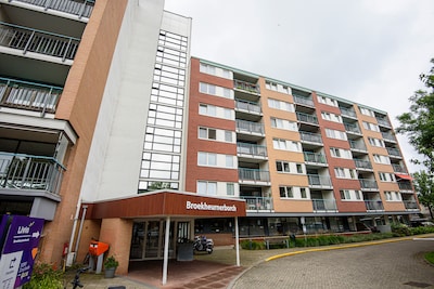 Bewoners van dit complex mogen kop koffie niet meer mee naar buiten nemen