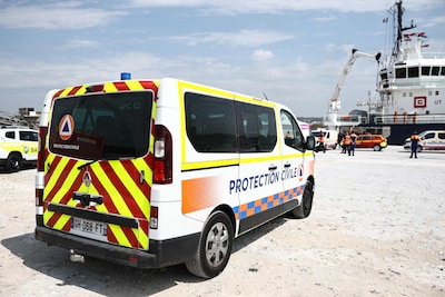 157 migranten gered op Kanaal nadat boot in brand vliegt