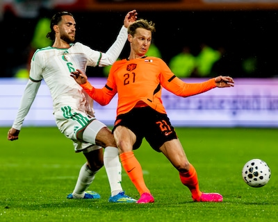 LIVE Oranje | Malen raakt de paal en afgekeurde goal Reijnders in stromende regen in Rotterdam