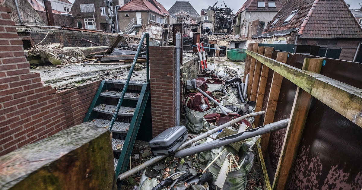 Buren afgebrande Palazzo in Grave nog steeds in de rotzooi | Regio | De ...