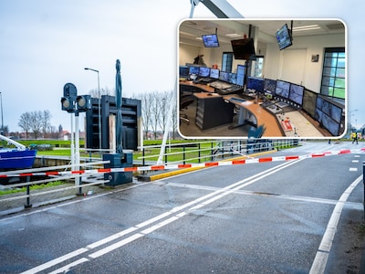 Brugwachter moest vier camera’s bekijken en miste auto bij Julianasluis mogelijk door complexe bediening