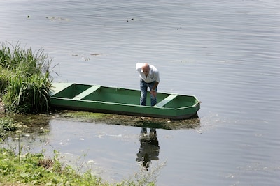 Steeds meer chemische stoffen in rivieren en sloten zijn moeilijk uit drinkwater te filteren, zegt het RIVM.
