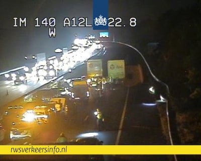 Een nies met grote gevolgen op de A12: vrachtwagenchauffeur (41) die zwaar ongeval veroorzaakt biedt