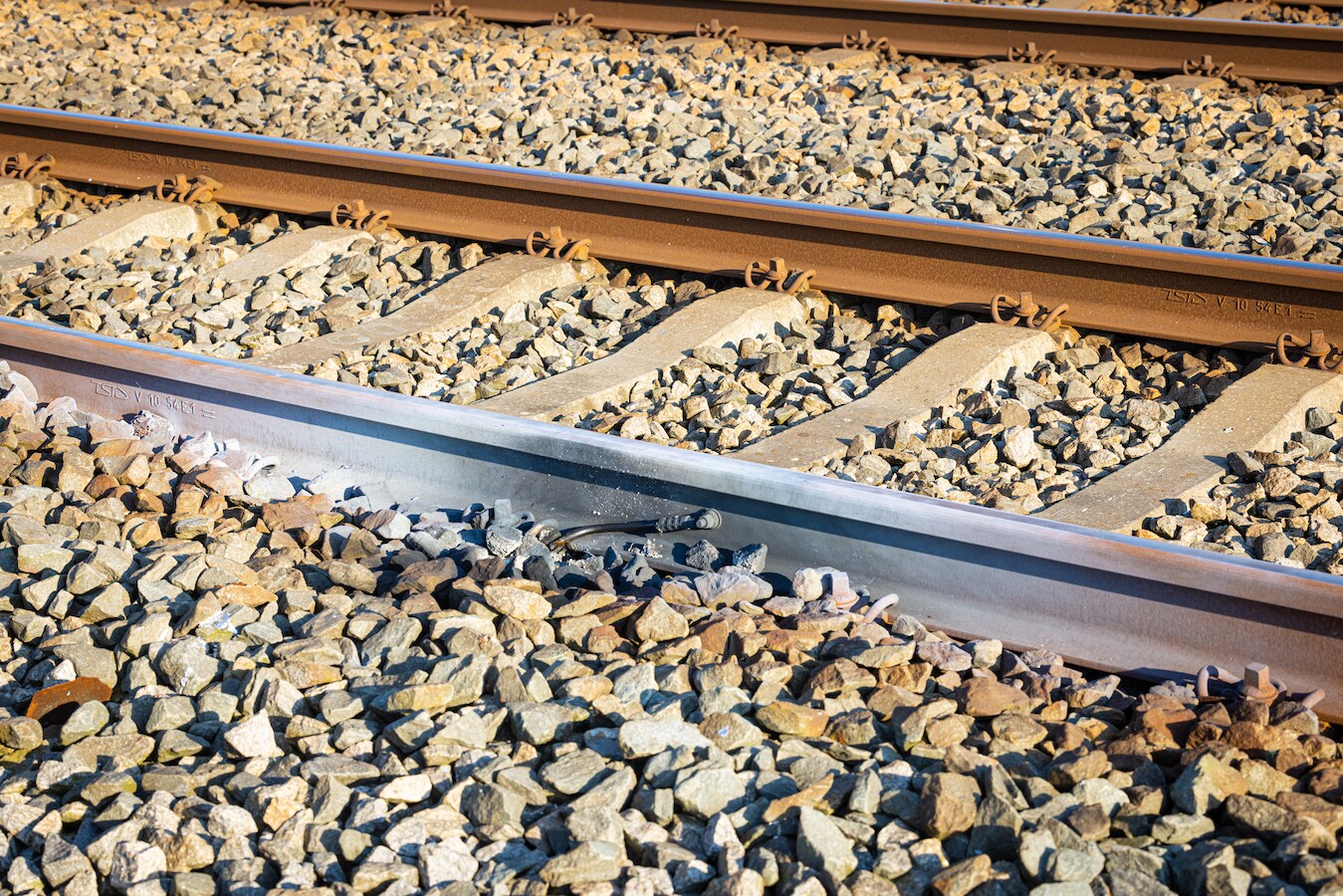 Miljoenenschade aan spoor tussen Lelystad en Dronten door grote ...