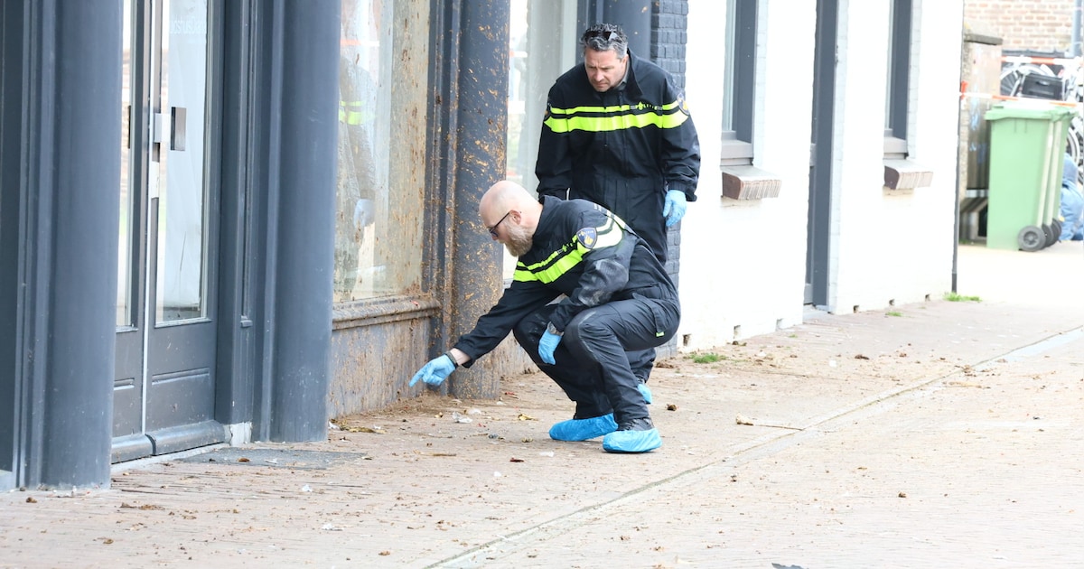 Enorme poepgeur na explosie bij bruidswinkel