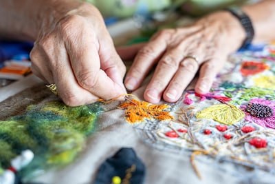 Textielworkshop sluit aan bij tentoonstelling Hedendraads in Tiel