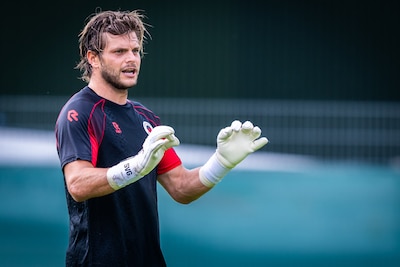 Eredivisie-keeper beleeft zwaar half jaar door problemen met huis: ‘Bleef een donkere wolk hangen’