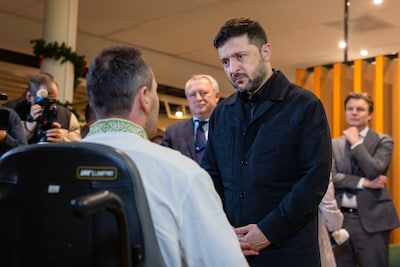 Oekraïense president Zelensky op bezoek in Doorn om revaliderende militairen te bezoeken
