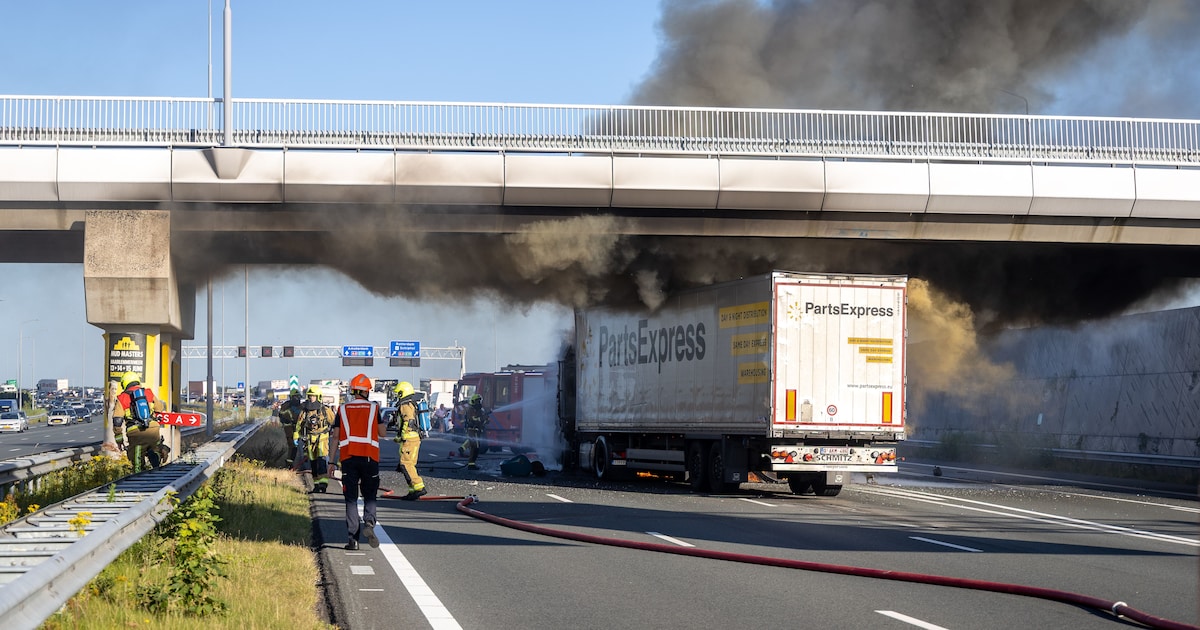 Man uit Bronckhorst overleden na ernstig ongeval met vrachtwagen op A9.